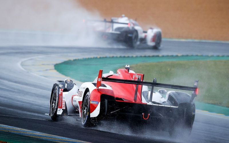 2nd place for Buemi and historic double podium for Toyota