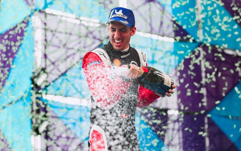 Sebastien Buemi scores a brilliant podium at the Mexico City Formula E race !