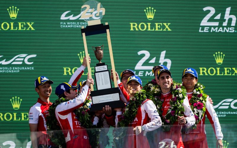 Buemi sur le podium d'un Mans l&eacute;gendaire, doubl&eacute; pour TOYOTA RACING