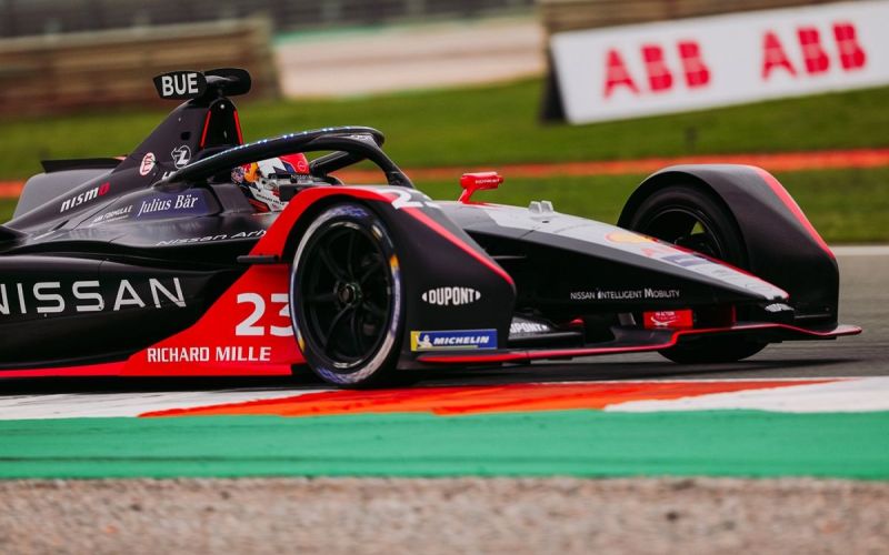 Nissan e.dams races hard at eventful Formula E Valencia double-header